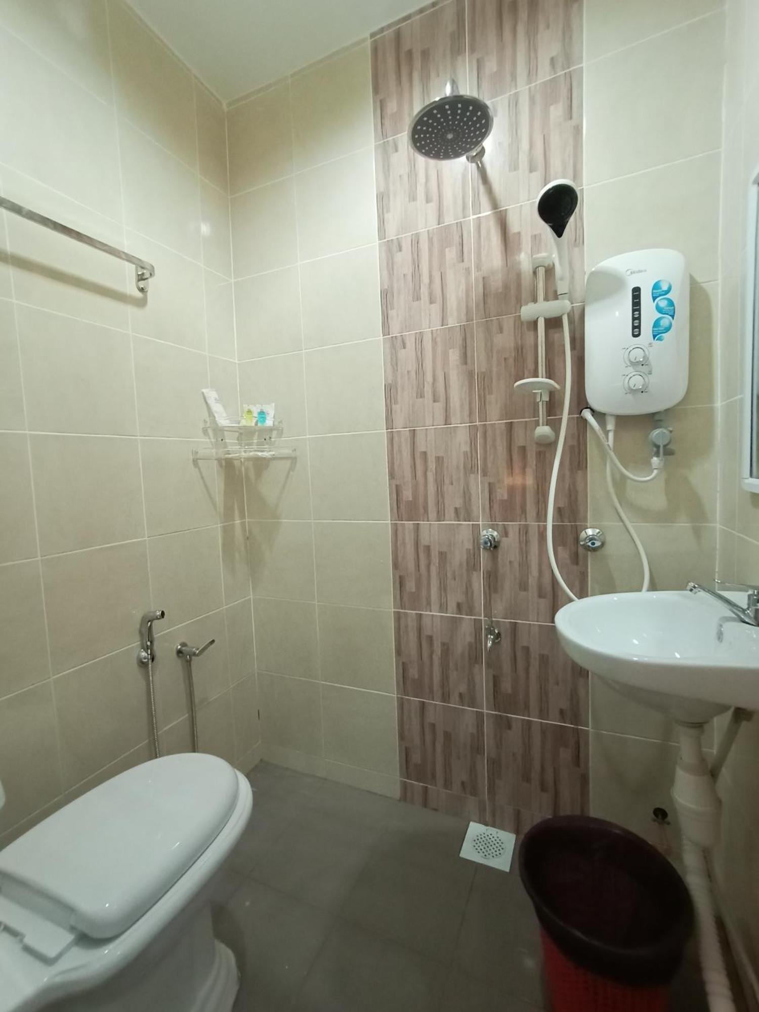 Dane & Shue Hotel Kok Lanas Kampong Kok Lanas ภายนอก รูปภาพ