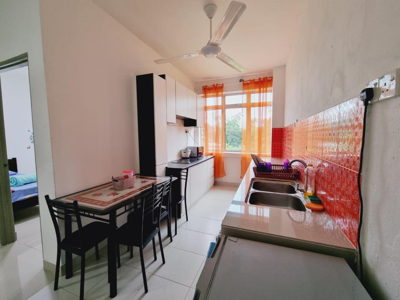 Dane & Shue Hotel Kok Lanas Kampong Kok Lanas ภายนอก รูปภาพ